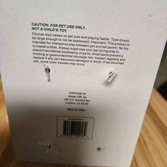 NWT Buttons and Bones Squeaky Dog Toy in Birthday Cake Shape - Picture 5 of 6